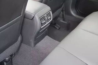 汽车后排距离多少